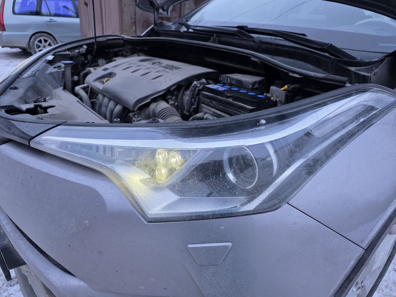 Toyota C-HR на галогене перед retrofit линз